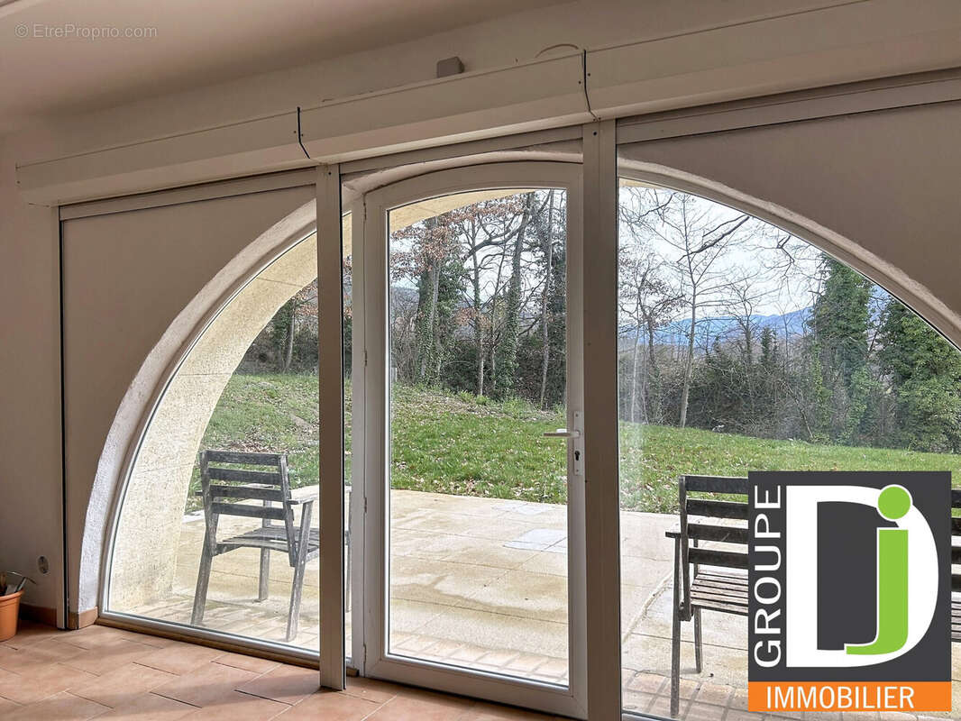 Maison à MIRABEL-ET-BLACONS