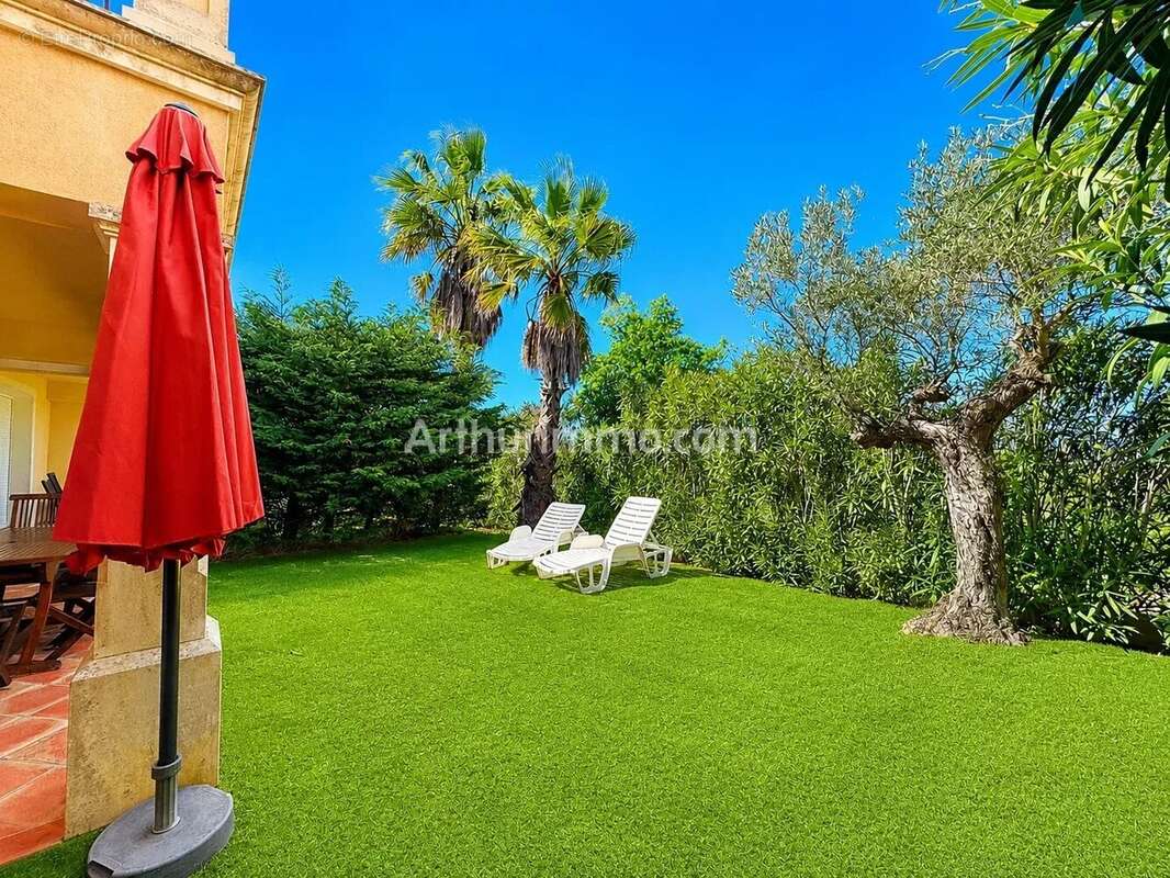 Maison à ROQUEBRUNE-SUR-ARGENS