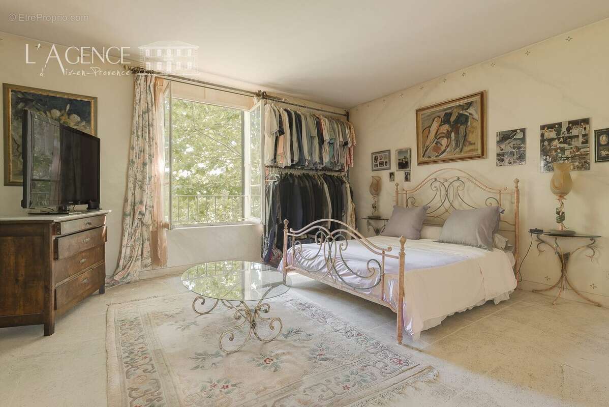 Maison 313 m² à Aix-En-Provence  - photo 9