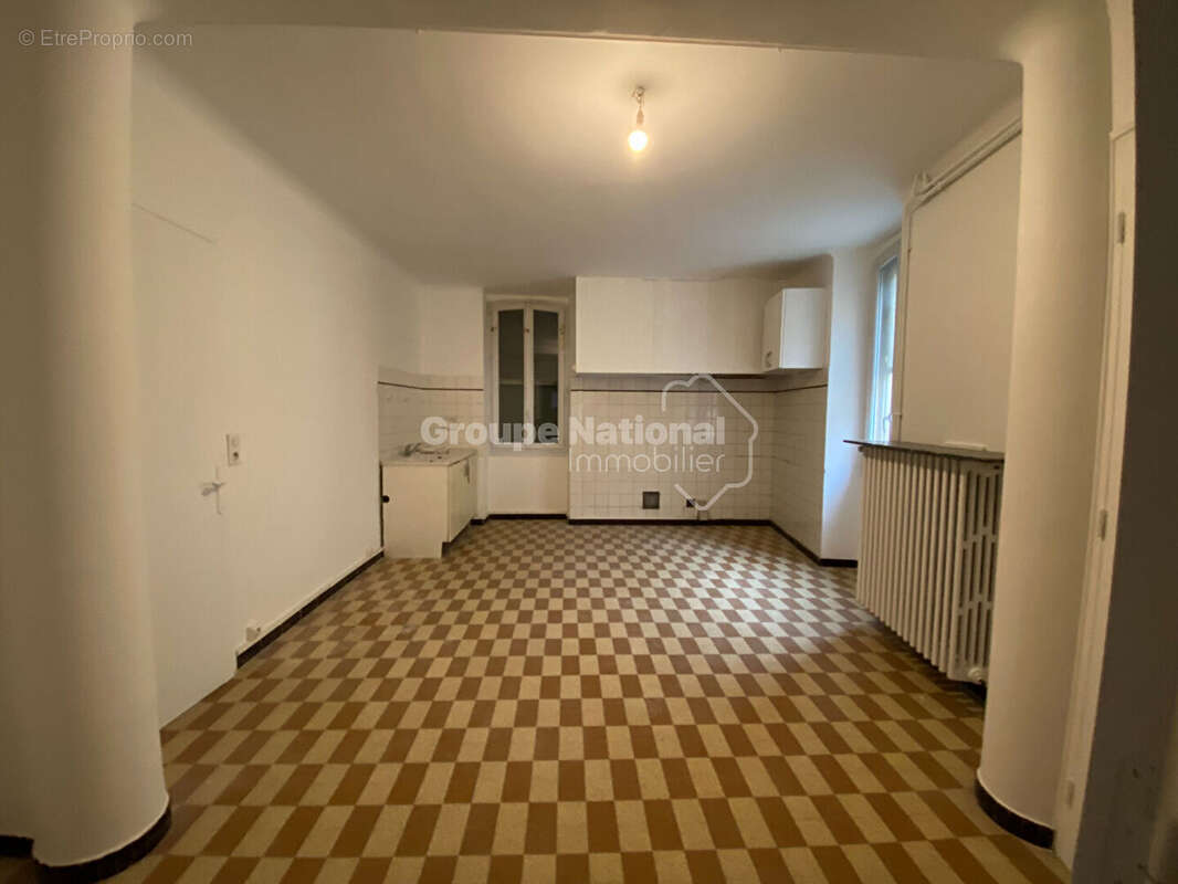 Maison de ville avec fort potentiel - photo 2