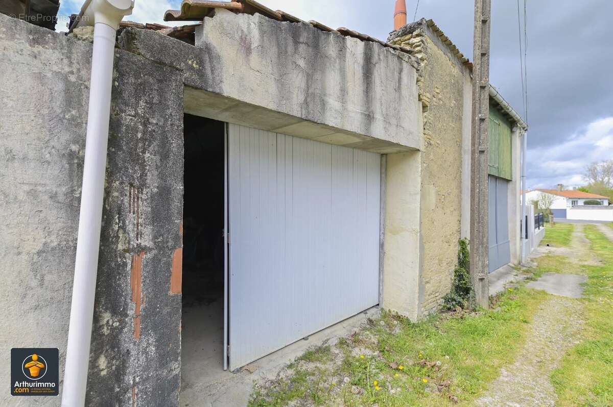 Maison à SAINT-HILAIRE-LA-PALUD