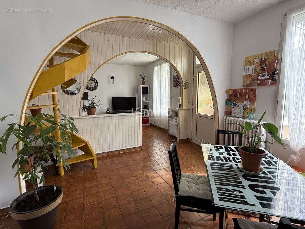 Maison à THIAIS