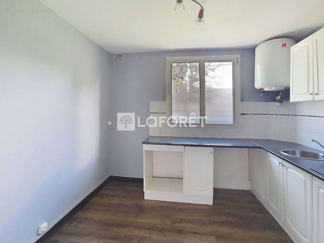 Appartement à GENAY