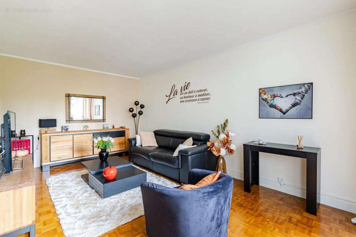 Appartement à CHILLY-MAZARIN