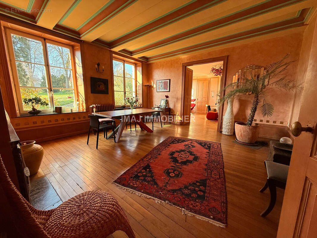 Maison à MIRECOURT