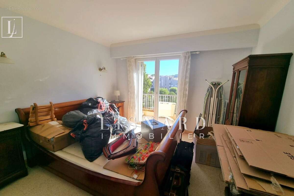 Appartement à VALLAURIS