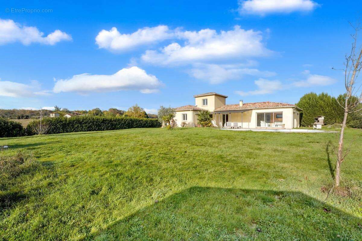 Maison à VERDUN-SUR-GARONNE