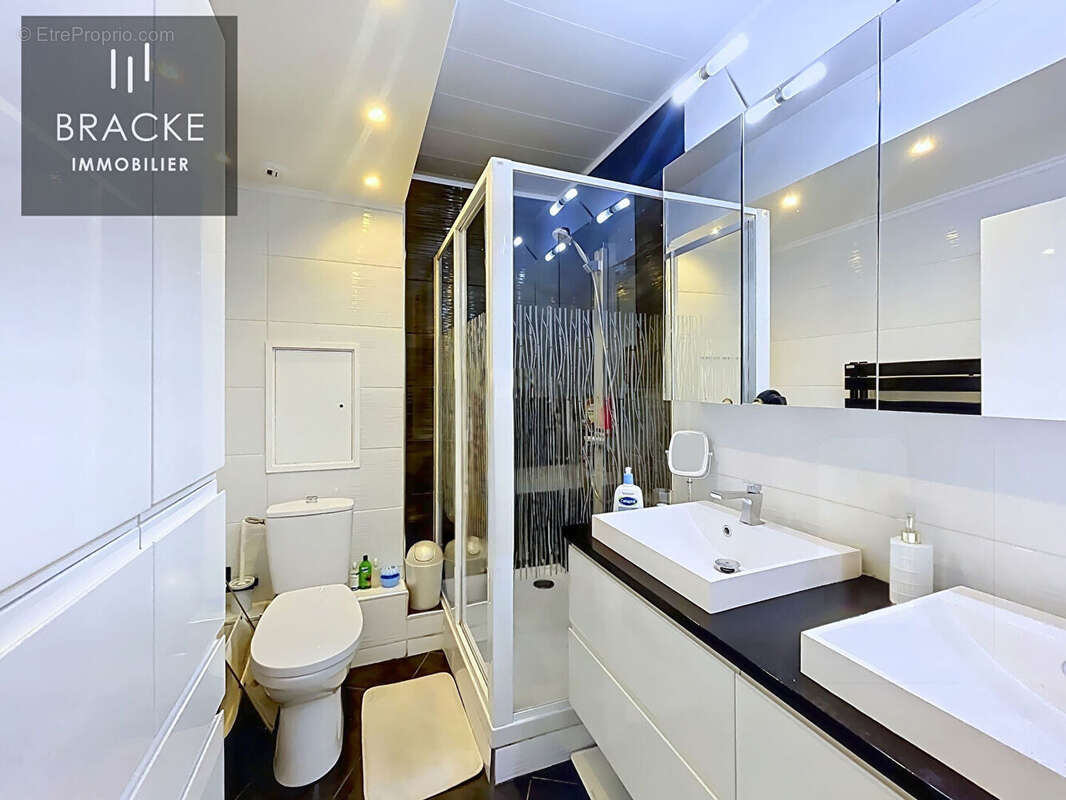 Appartement à COURBEVOIE