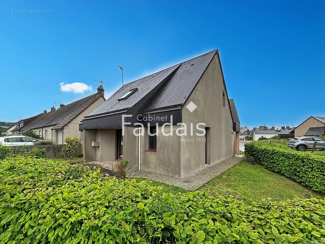 Maison à LA HAYE-DU-PUITS