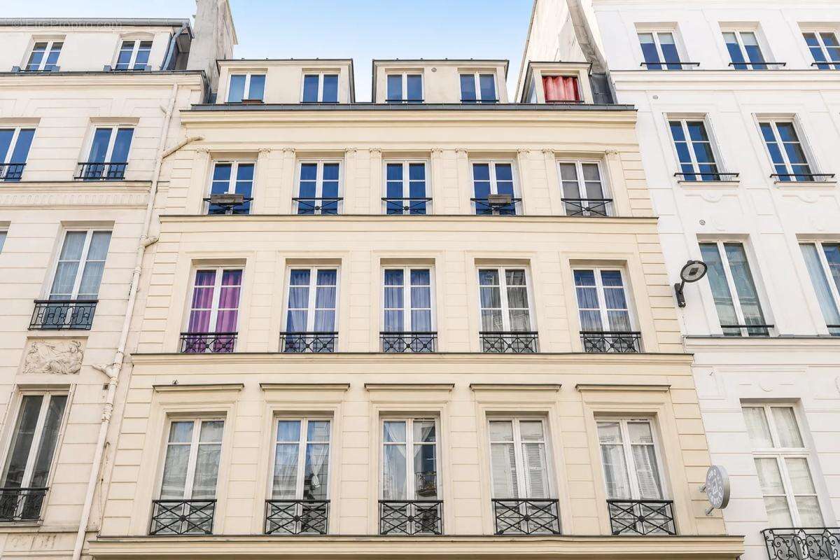 Studette rénovée de 12m² à Paris 3ème - photo 6