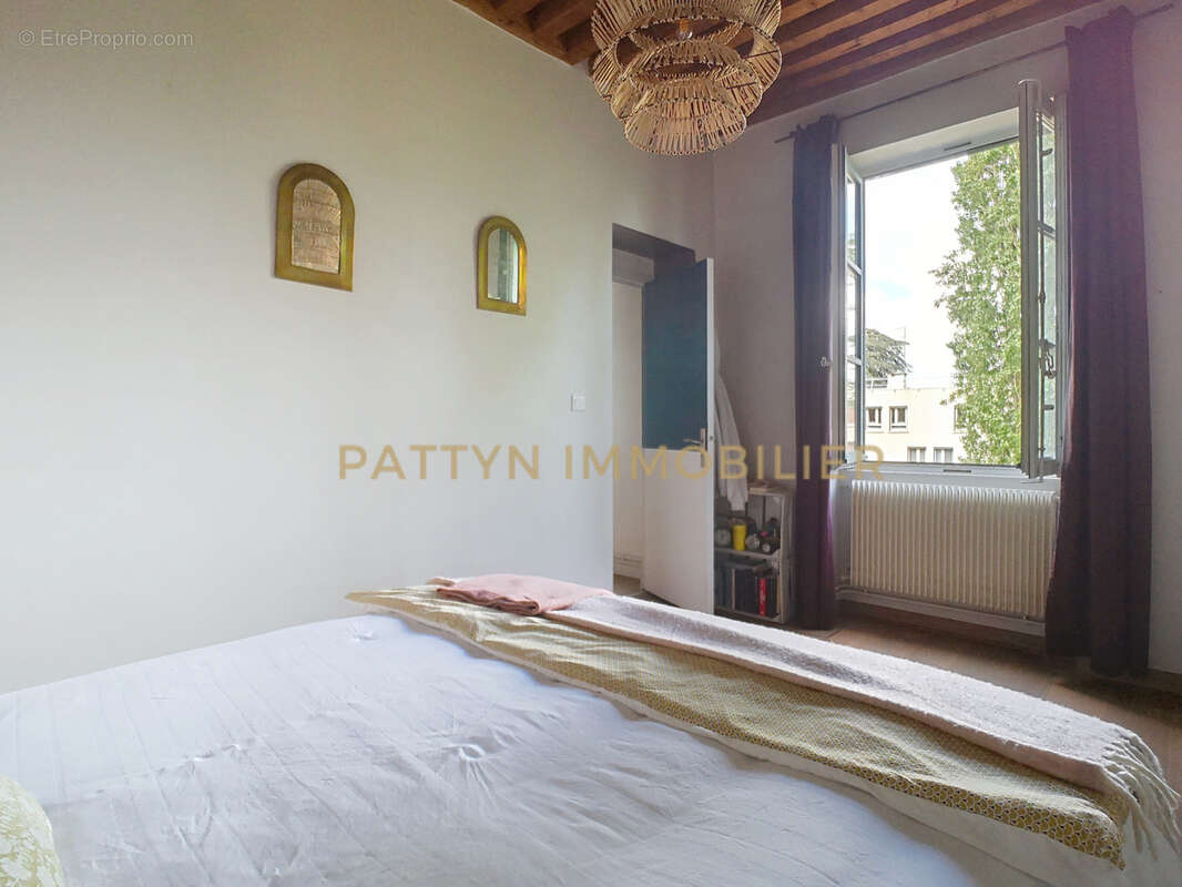 Appartement à NEUVILLE-SUR-SAONE