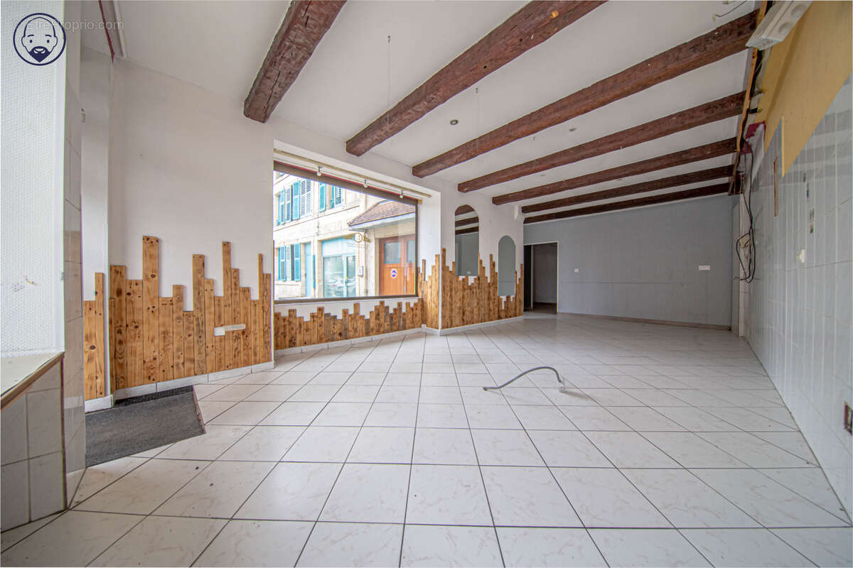 Maison à GONDRECOURT-LE-CHATEAU