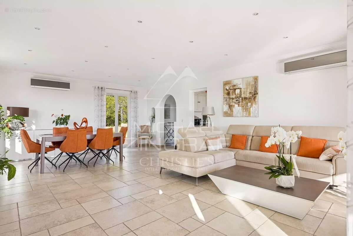 Maison à SAINT-LAURENT-DU-VAR