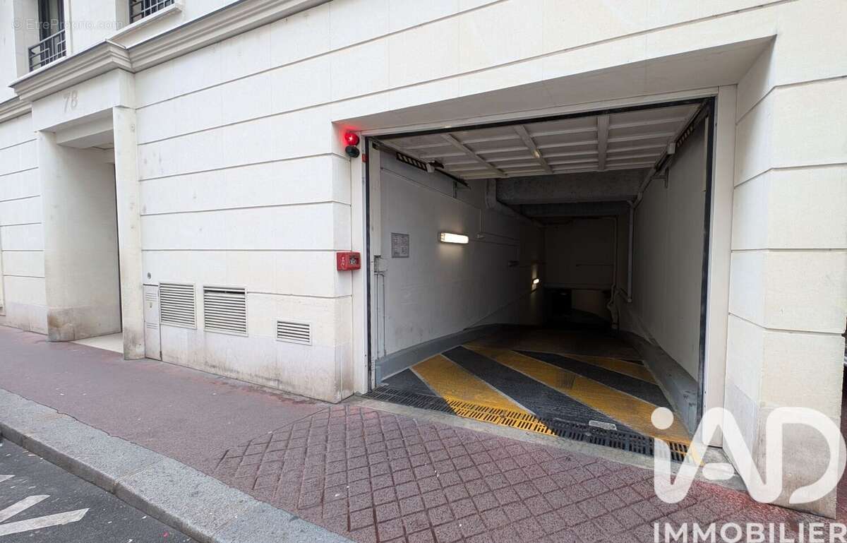 Photo 3 - Parking à LEVALLOIS-PERRET