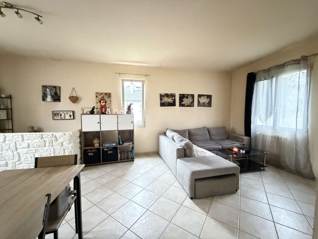 Maison à 10 mn de Bueil dans un village avec école et commerce à pieds - photo 6