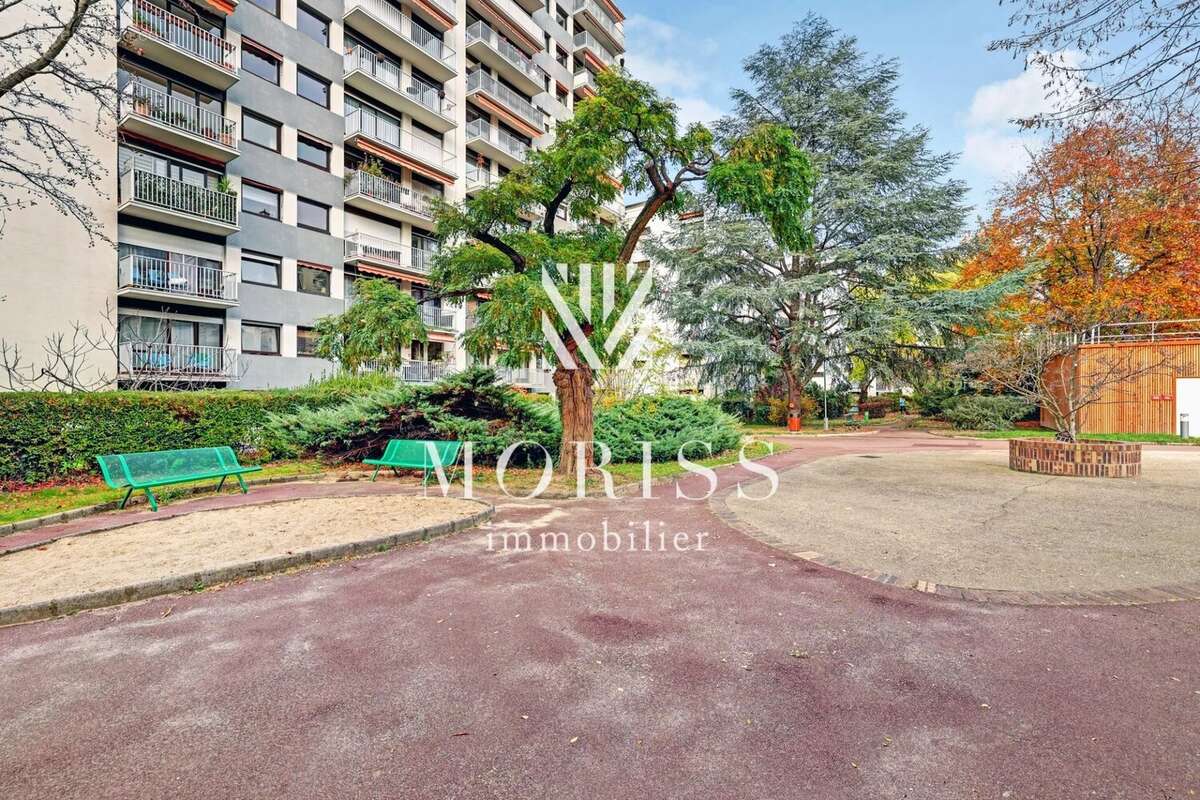 Appartement à COURBEVOIE