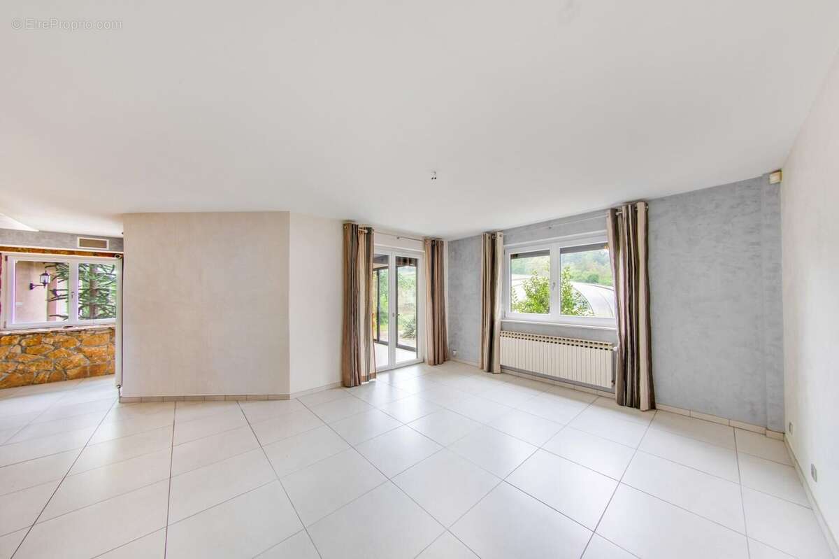 Maison 300 m² à Steinbach  - photo 7