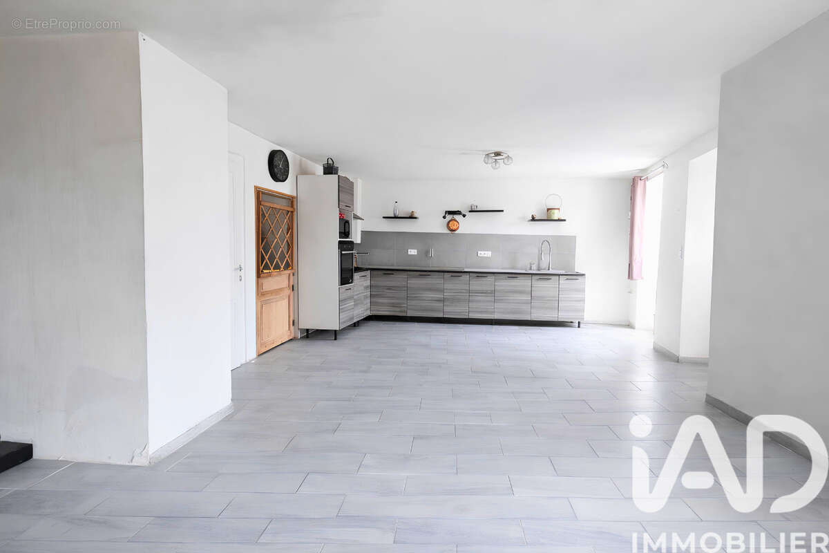 Photo 3 - Maison à SAINT-POLGUES