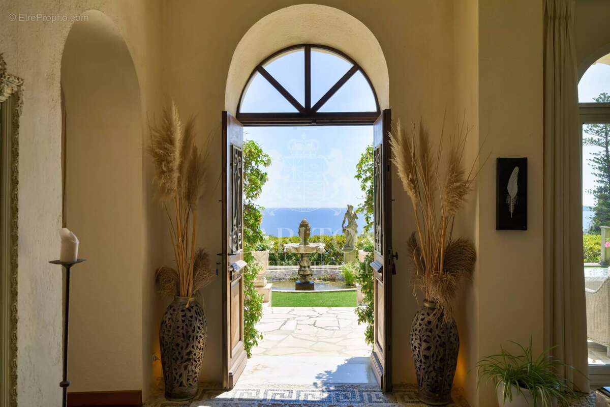Maison à EZE