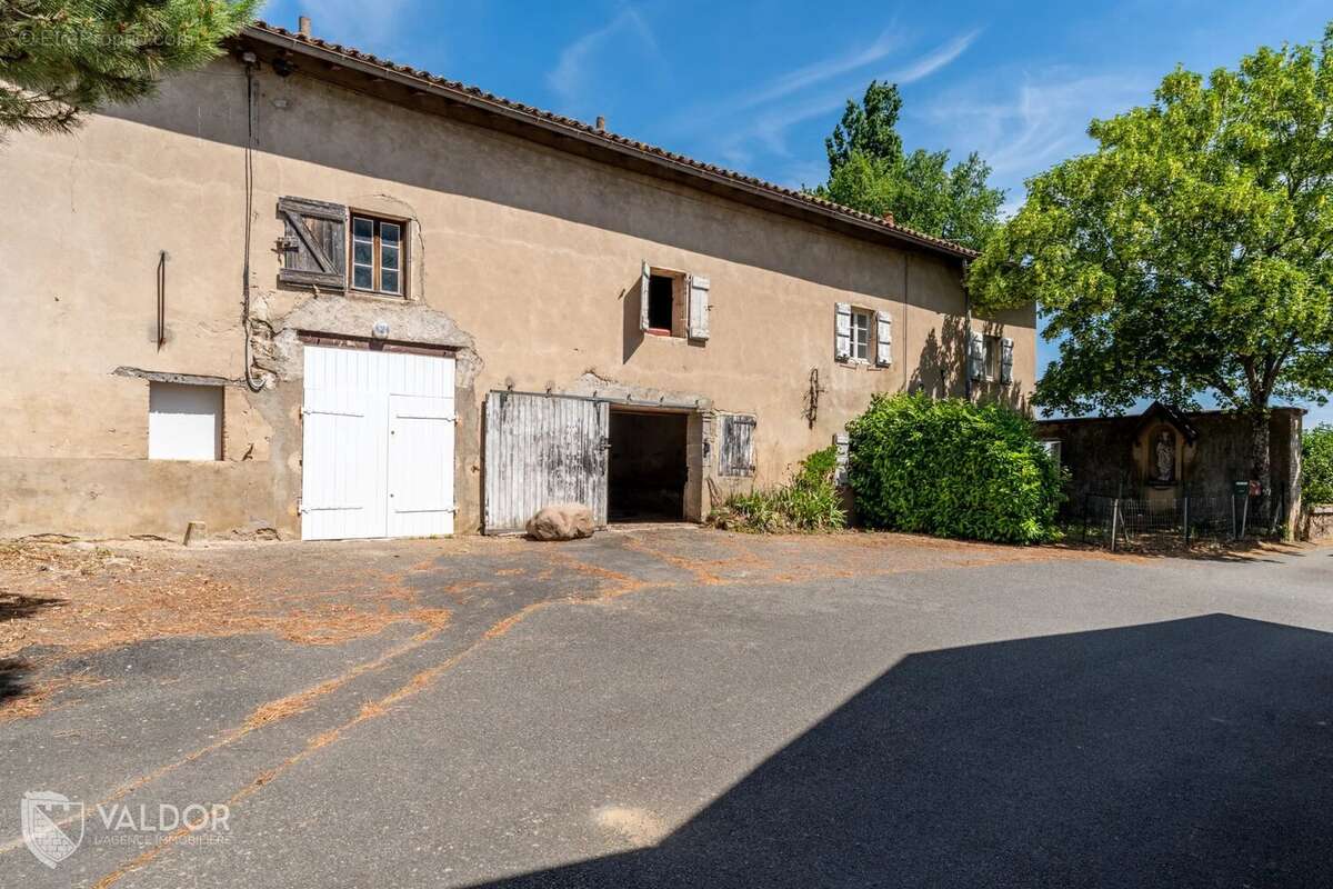 Maison à REGNIE-DURETTE