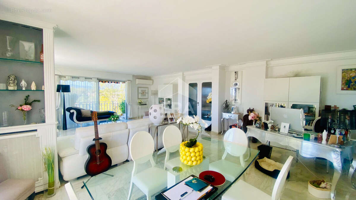 Appartement à LE CANNET