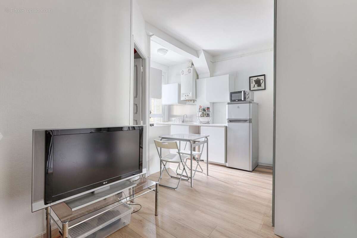 Appartement à COURBEVOIE