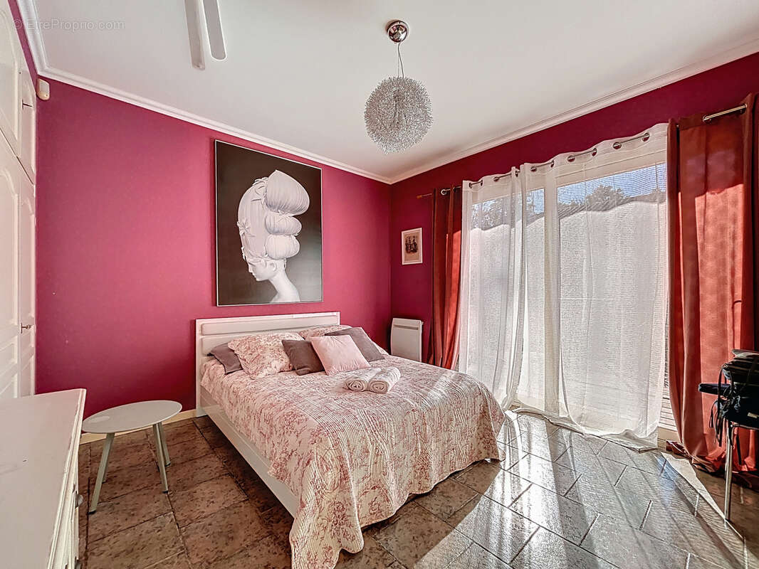 Maison à TERRASSON-LAVILLEDIEU