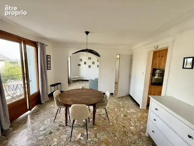 Divonne-les-Bains   T4 de 94 m2 avec balcon, cave et 2 stationnements - photo 6