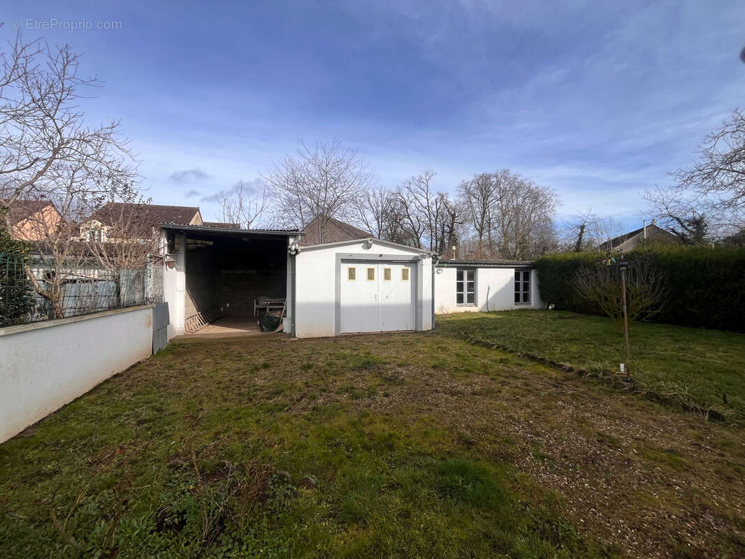 Maison à YZEURE