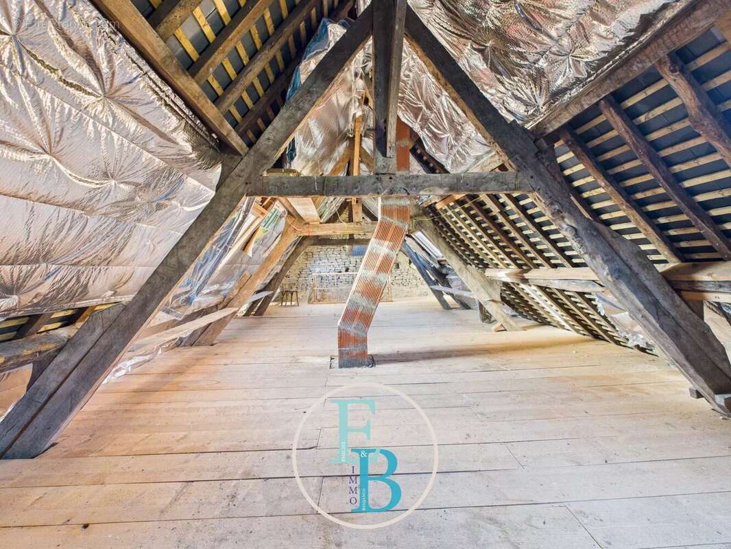 Maison à COLOMBIERS-SUR-SEULLES