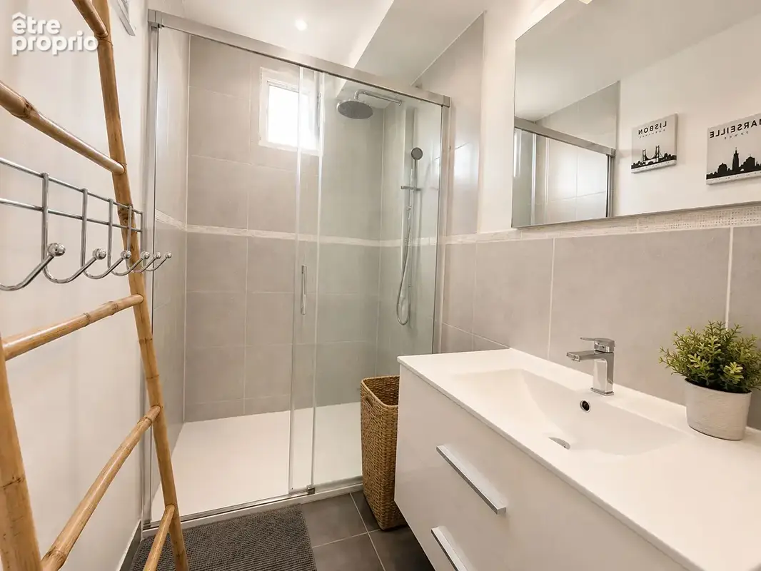 ** APPARTEMENT 3 Pièces + Balcon Exposition Sud +Loggia + Garage** (83500) LA SEYNE SUR MER **ge double et climatisation - photo 6