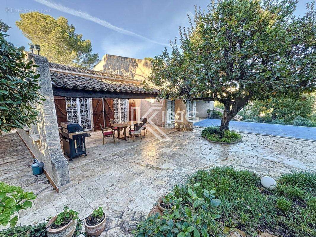 Villa de charme sur 1800 m2 de terrain - photo 4