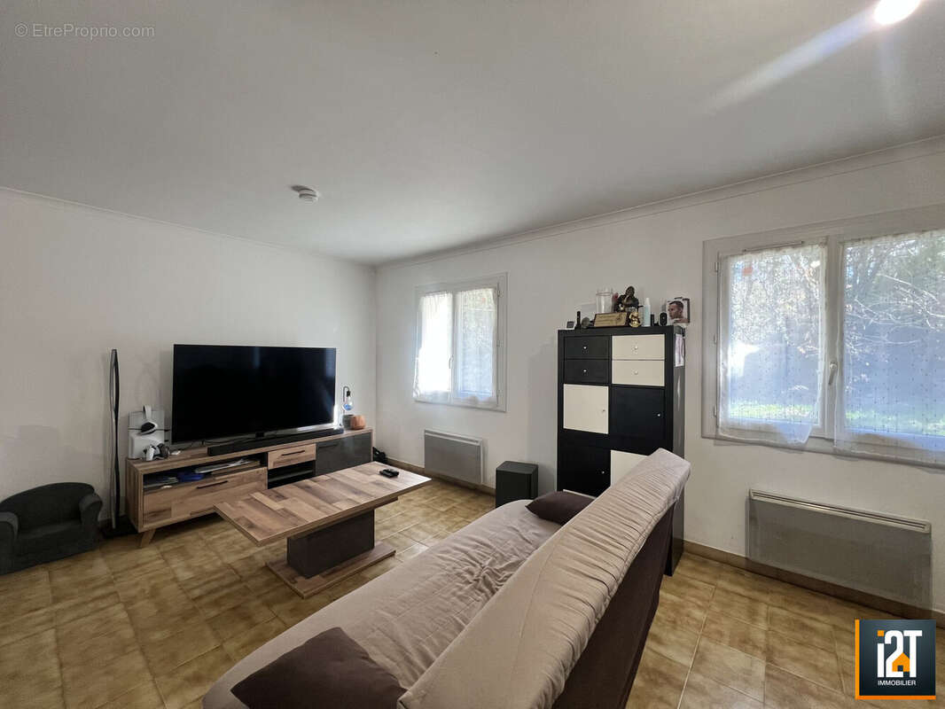 Maison à SAINTE-ANASTASIE