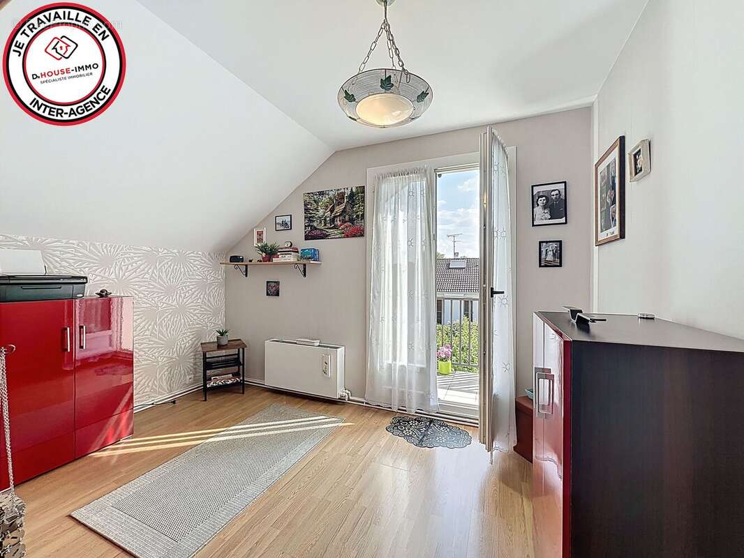 Maison à COMBS-LA-VILLE