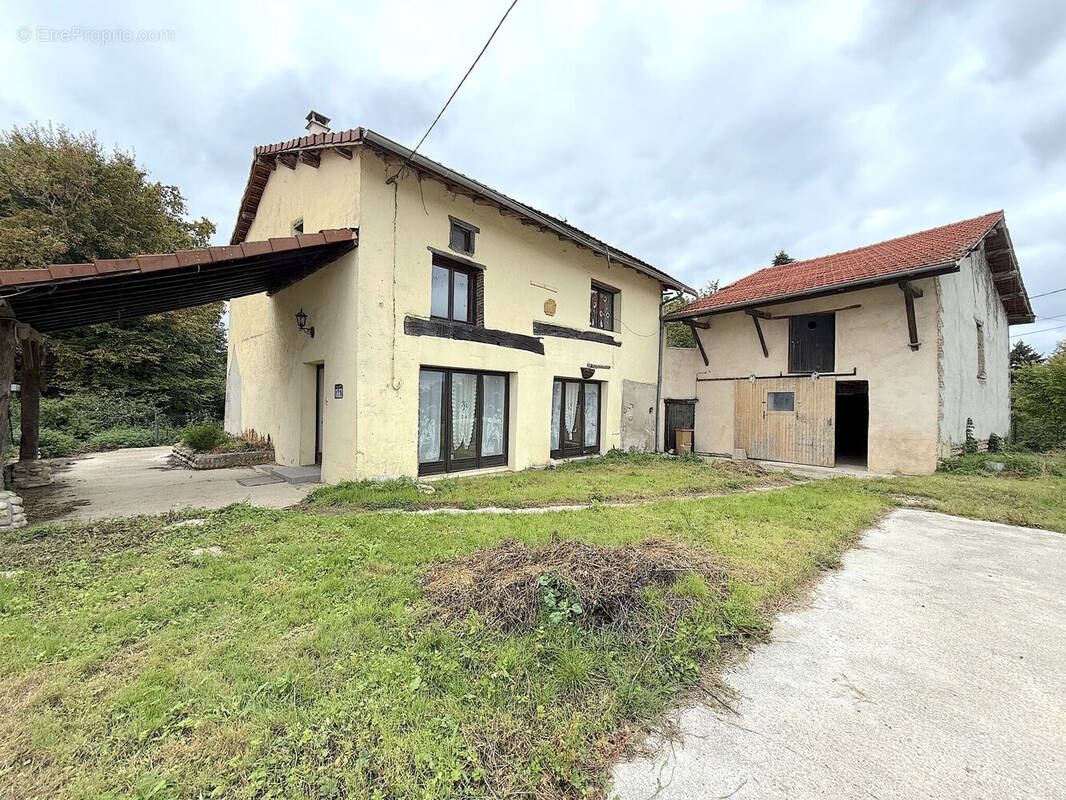 Photo 1 - Maison à RIGNIEUX-LE-FRANC