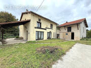 Photo 1 - Maison à RIGNIEUX-LE-FRANC