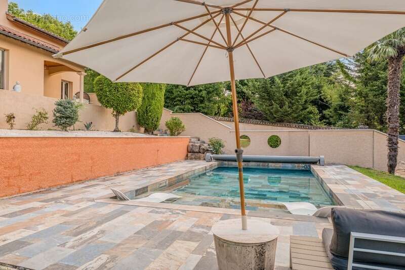 Maison à SAINTE-FOY-LES-LYON