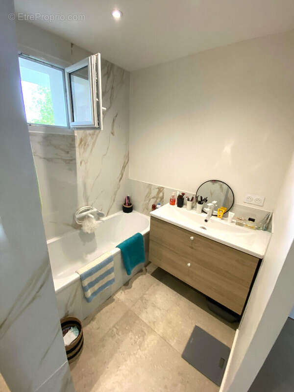 Appartement coup de coeur de 67 m² en rez-de-chaussée- Petite copropriété -Place de parking - photo 7