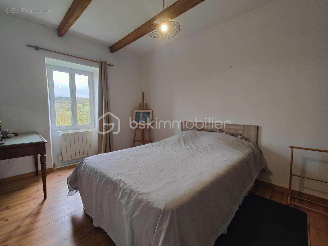 Maison à SAINT-PIERRE-ROCHE