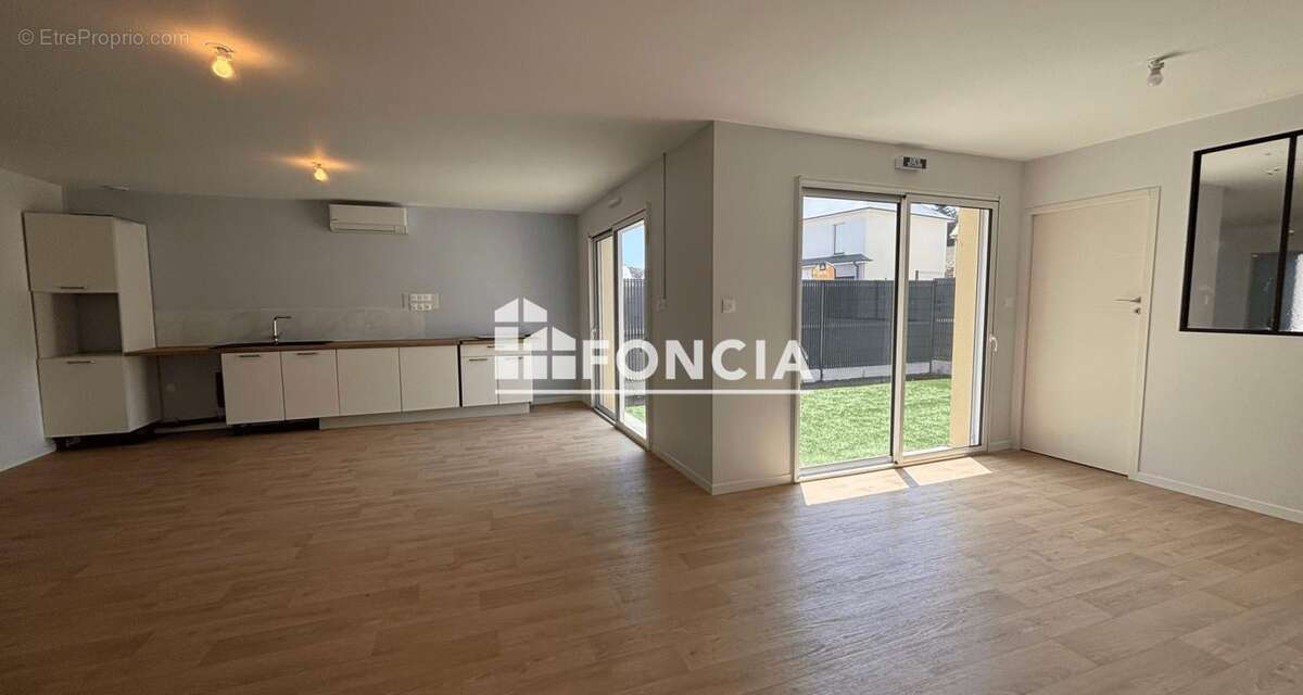 RARE : bien de 2025 Pain-pied 4 chambres (PMR) - photo 3
