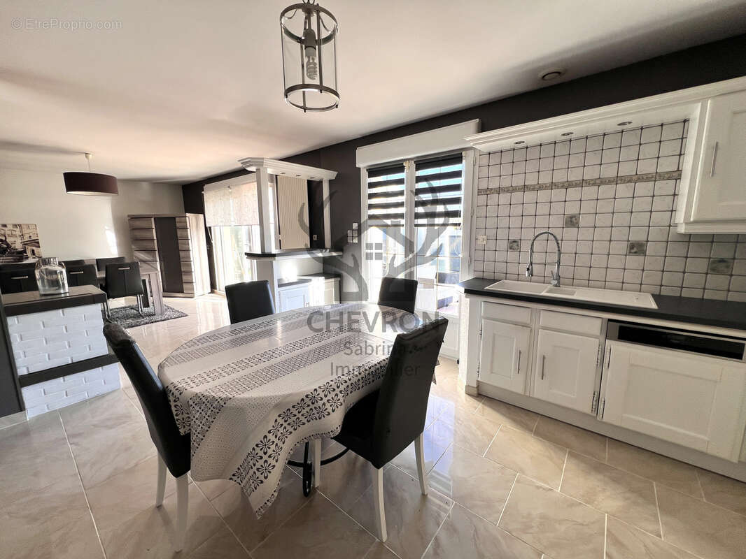 Maison à PRIX-LES-MEZIERES