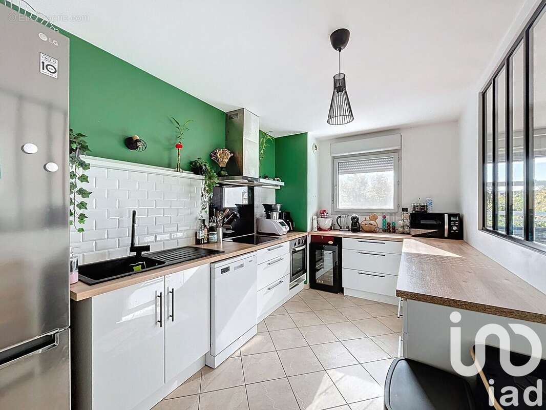 Photo 3 - Appartement à VAULX-EN-VELIN