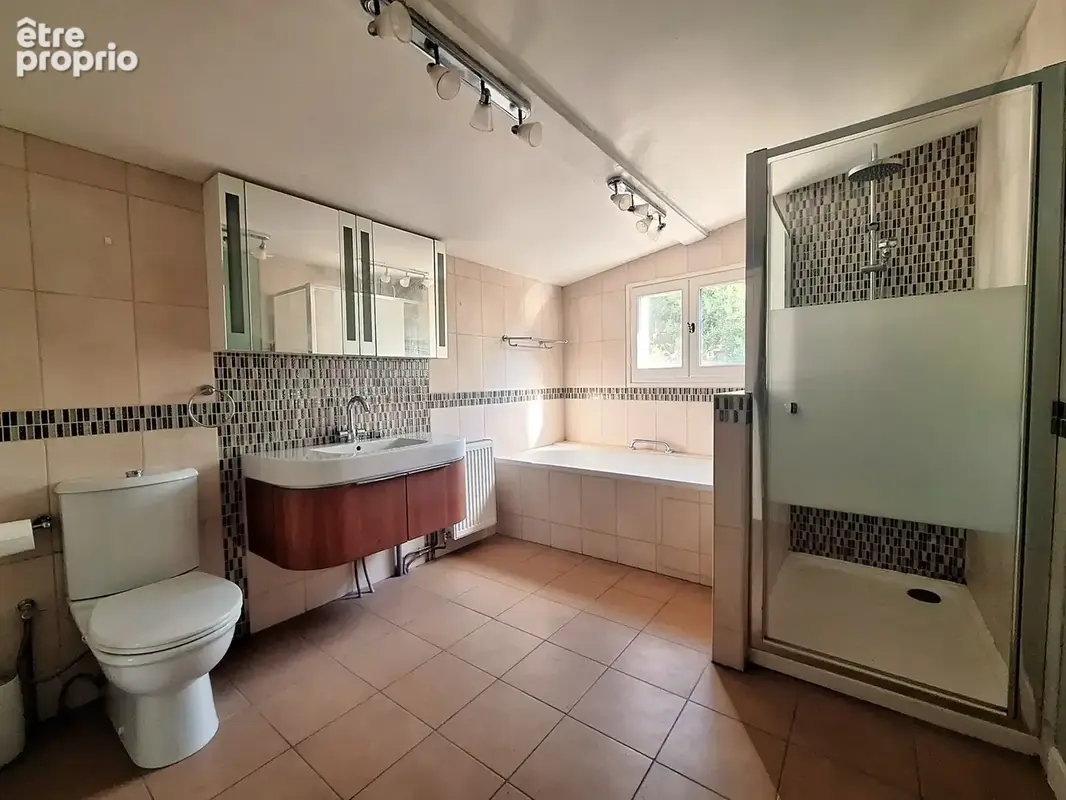 Maison en pierre de 3 chambres avec grand jardin et dépendances - photo 8