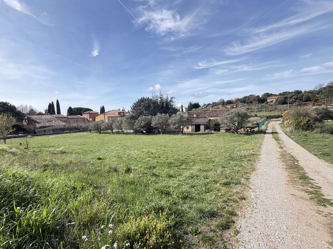 Terrain à AUPS