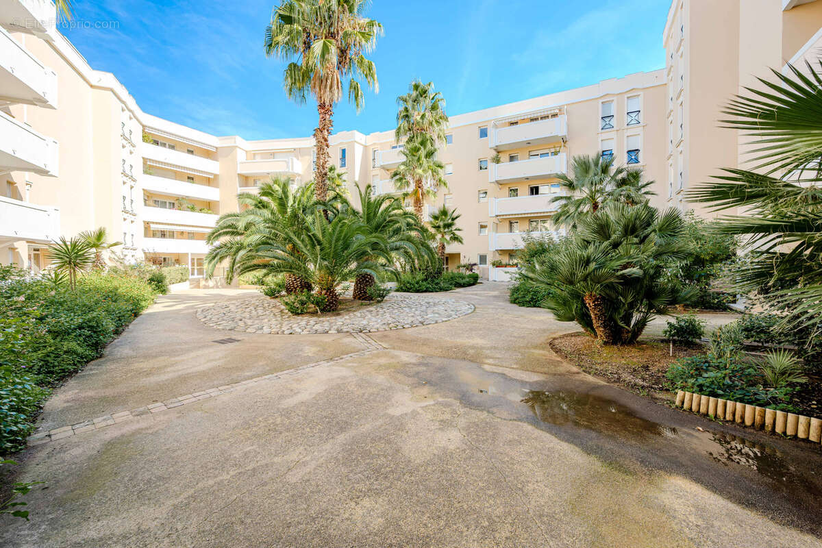 Parking à HYERES