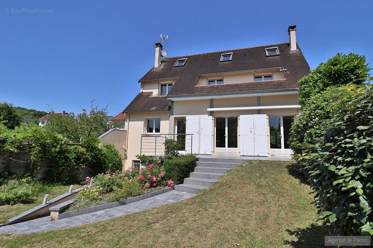 Maison à VERRIERES-LE-BUISSON