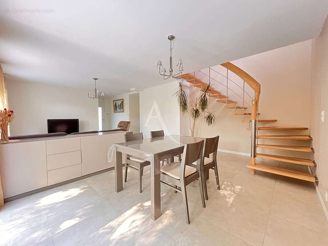 Maison à LA CHAPELLE-SUR-ERDRE