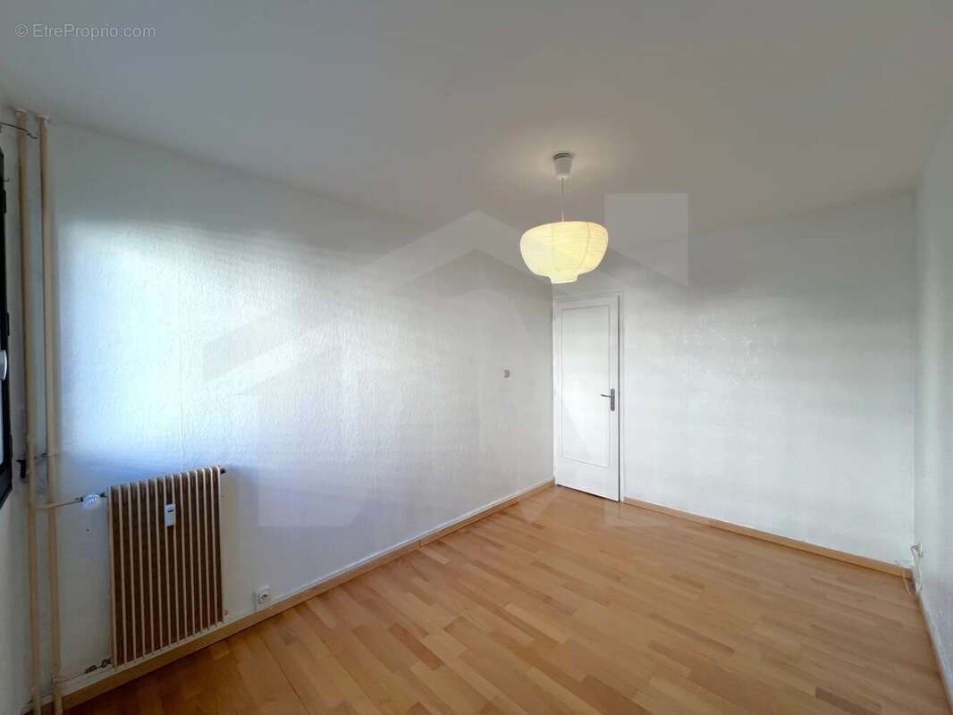 T4 rue gerard philipe - photo 4