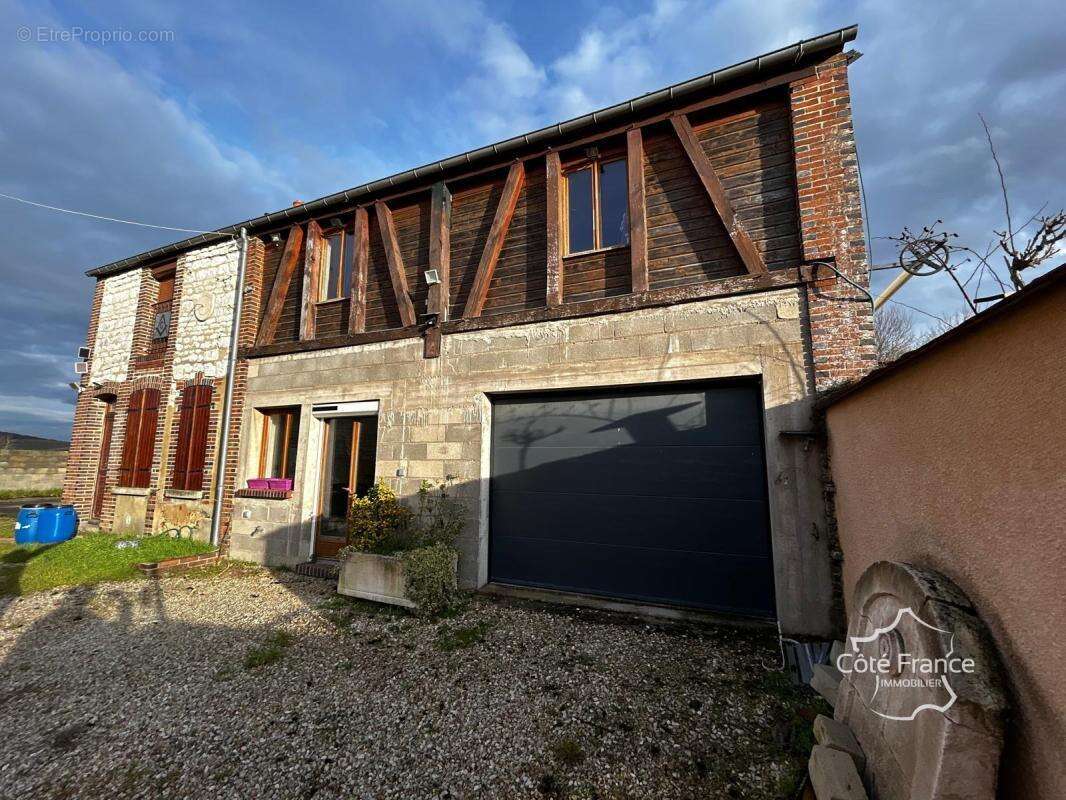 Maison à SENAN