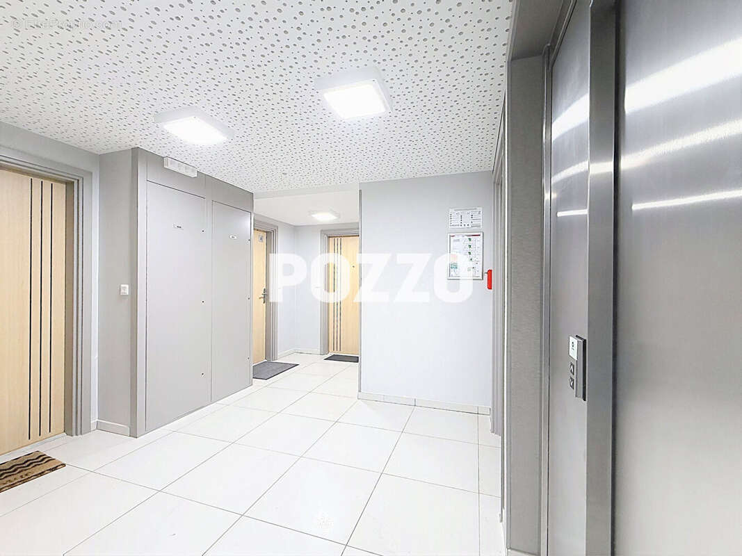 Appartement à DONVILLE-LES-BAINS